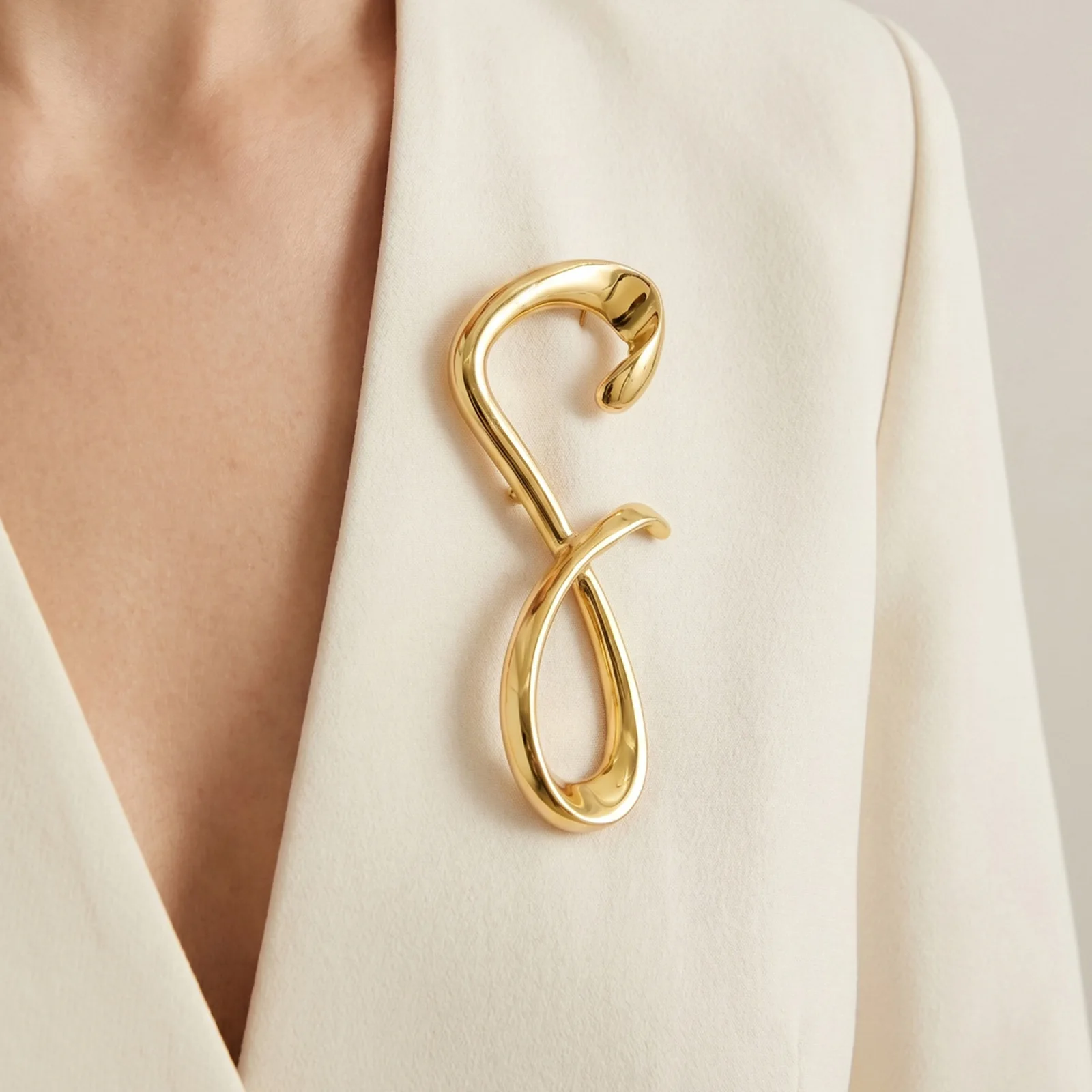 Abstract Swirl Brooch,Stainless Steel Polished Hollow Curved Line Design Broochs,Modern Statement Women Lapel Pin Jewelry Gift