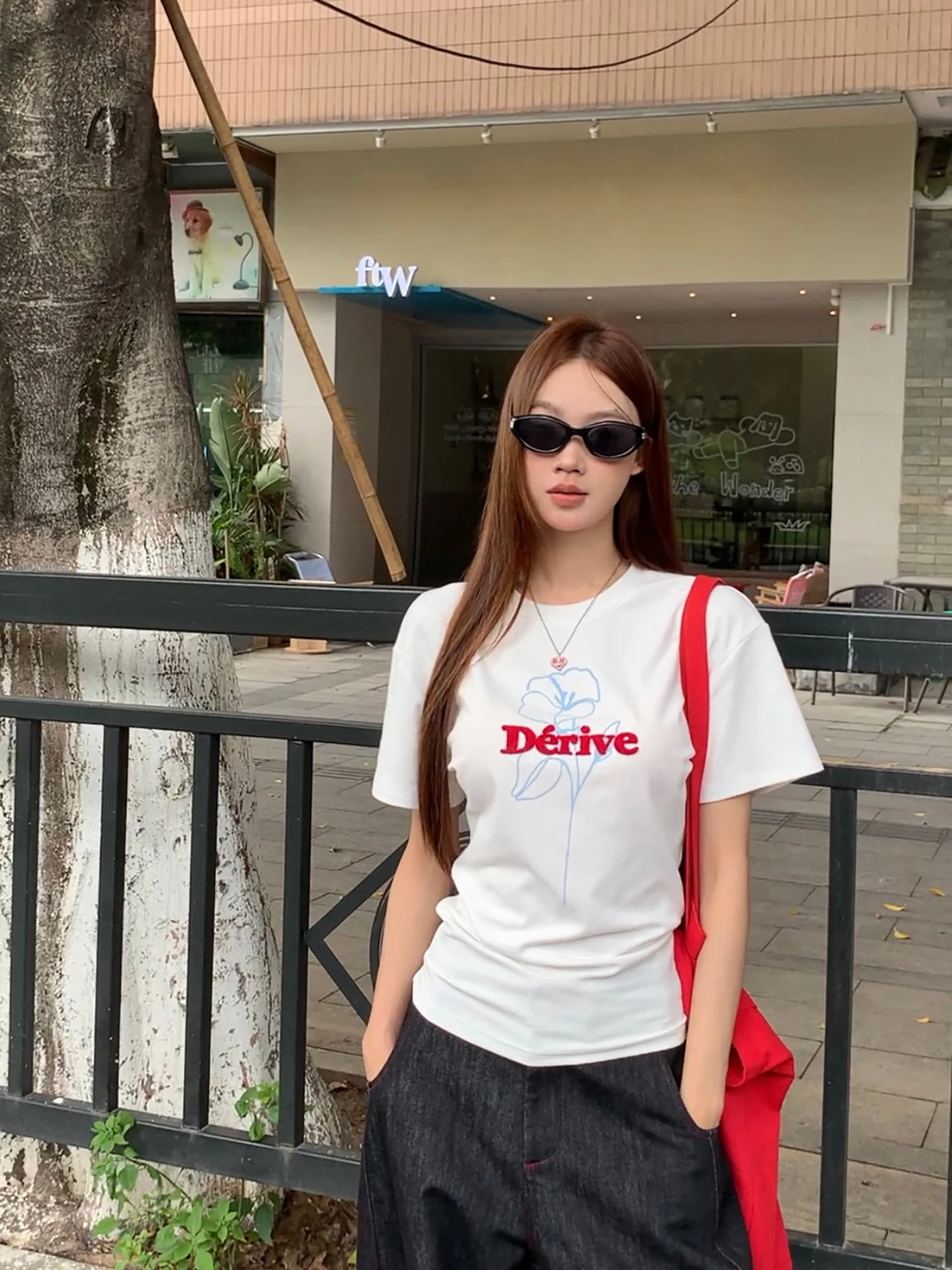 

Slim Fit White ort Sve T-irt Women's Faionable Chic Design Summer New Arrival Cotton Blend Comfortable round Ne Top