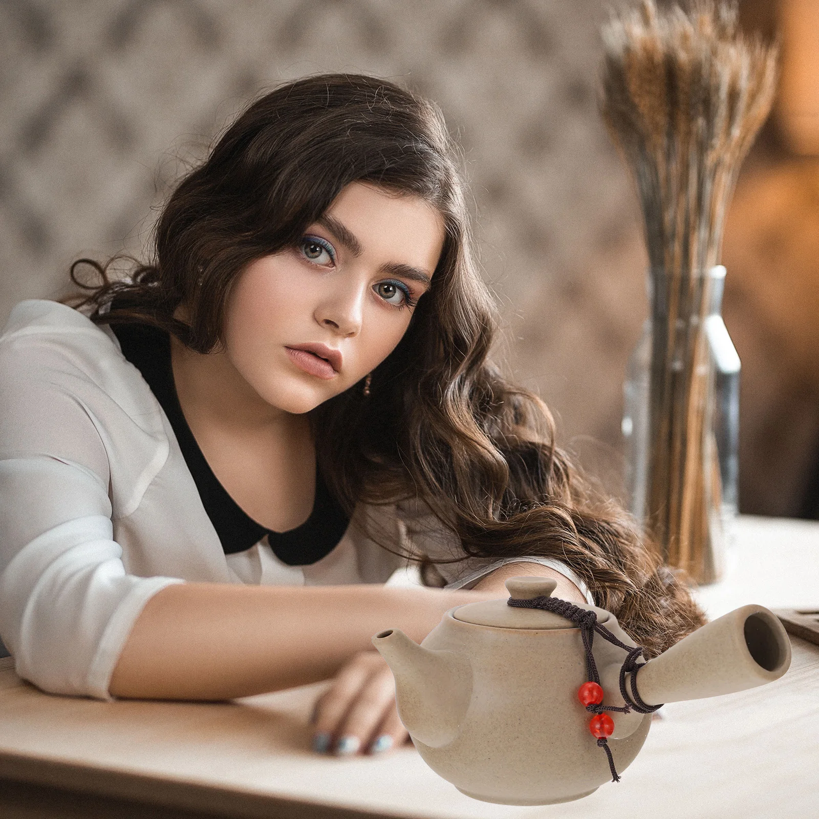 

1Pcs Classic Design Side Handle Teapot Household Material Perfect Gift for Friends Tea House Restaurant Use