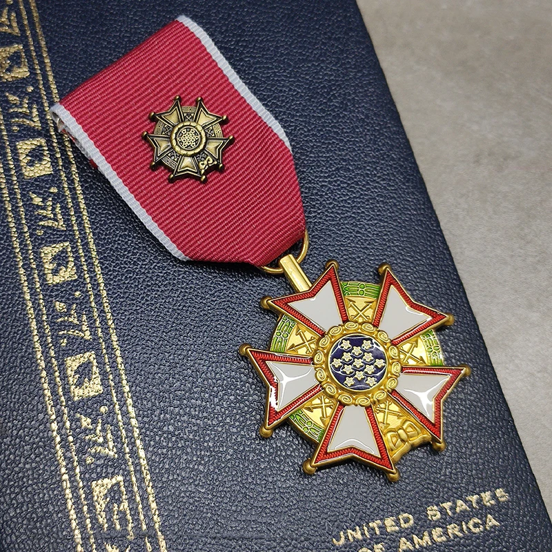 American Merit Commemorative Medal Level 4/3 Collectible Metal Badge