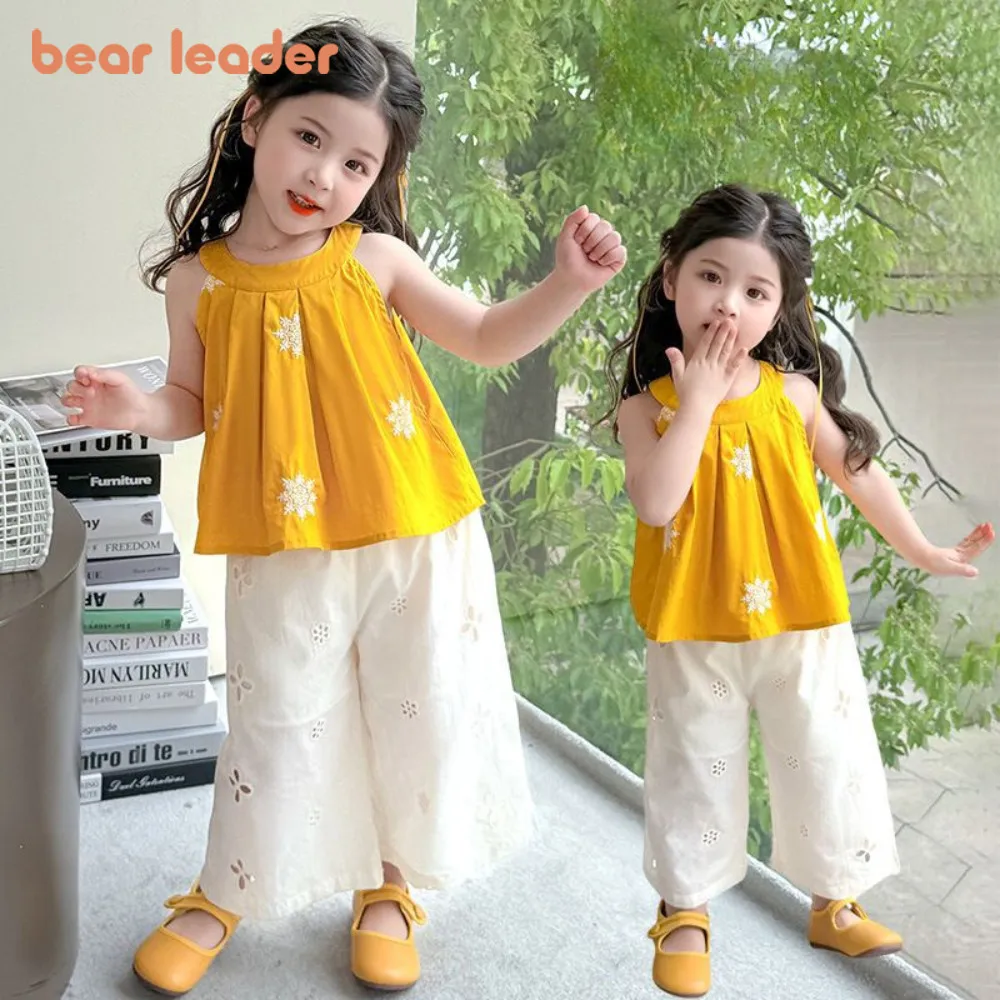 Bear Leader النسخة الكورية الصيفية أزياء الفتيات ملابس زهرة مطبوعة أصفر بلا أكمام أعلى + السراويل البيضاء مجموعة الأطفال عارضة