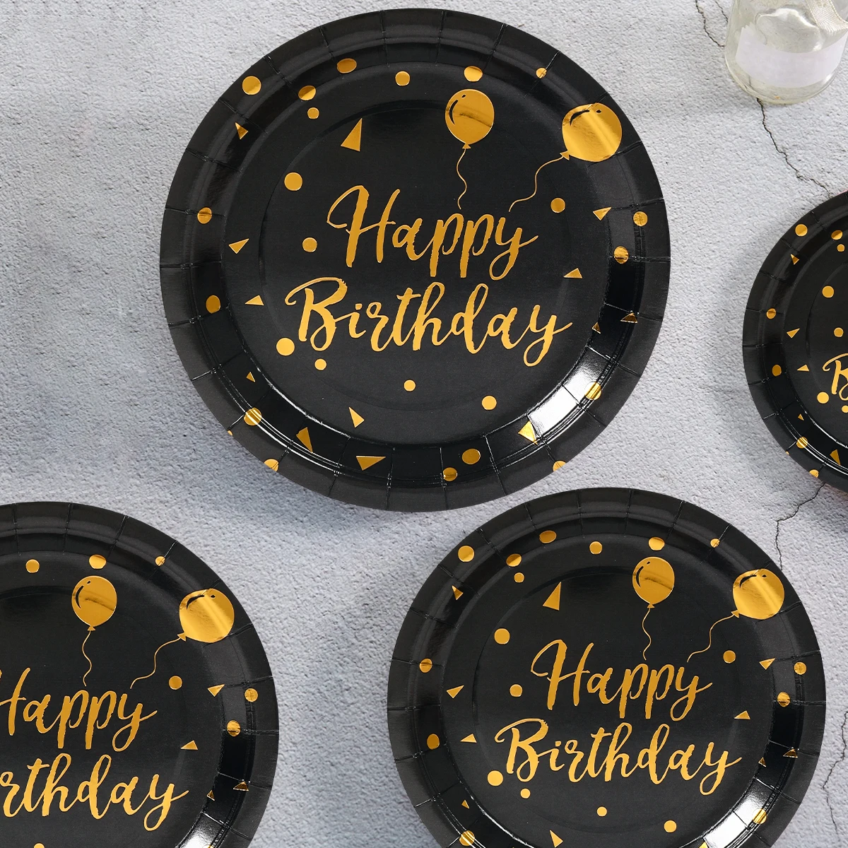 أدوات مائدة للاستعمال مرة واحدة لعيد الميلاد السعيد باللون الأسود والذهبي، مناديل ورقية لتزيين حفلات أعياد الميلاد ومستلزمات الذكرى السنوية لأعياد الميلاد للبالغين