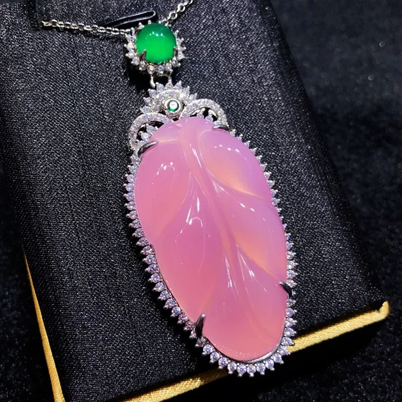 New High-ice Chalcedony Leaf Pendant Ladies Agate Gold Branch Jade Leaf Pendant Jewelry