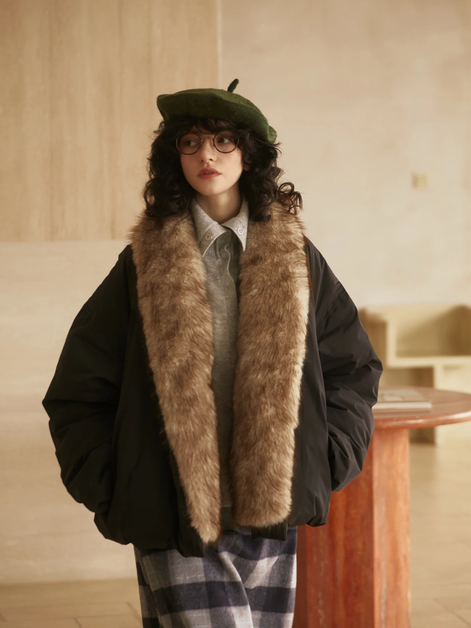 

Женская винтажная куртка VIMIE2025 с отстегивающимся меховым воротником, свободного кроя, повседневная, теплая, с длинными рукавами, стандартной длины