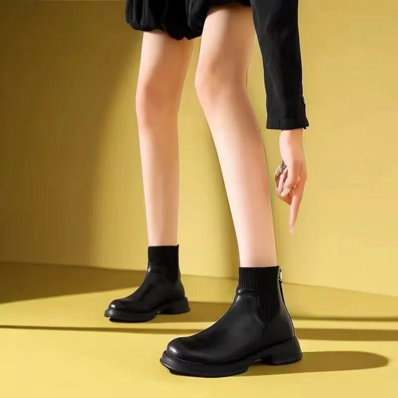 2024 Black Women Shoes Short Boots Women Genuine Leather Splicing Round Toe Slip-On Boots Woman Comfy Flat Chelsea Boots Woman