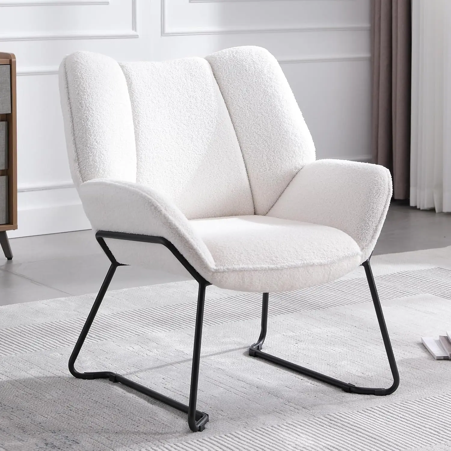 1PC Chairus Faux Fur Occasional Lounge Chair White Modern Tub Chair Comfy Armchair Upholstered Corner Chair Accent Chair For Living Room Bedroom Chair