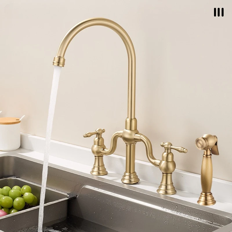 Retro copper kitchen cold and hot water faucet with rotatable sink basin, double-handle sink faucet with booster spray gun