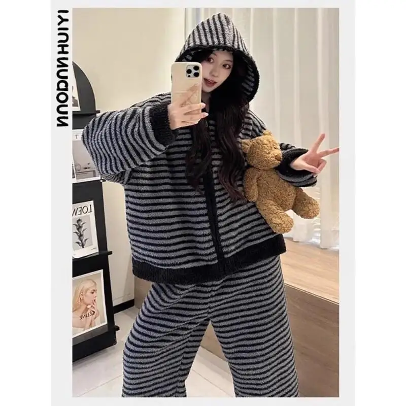 

Women's Pajama Set Girl Winter Homewear Fleece Pajamas Set for Women Flannel Sleepwear Loungewear Hooded Striped Coral Fleece