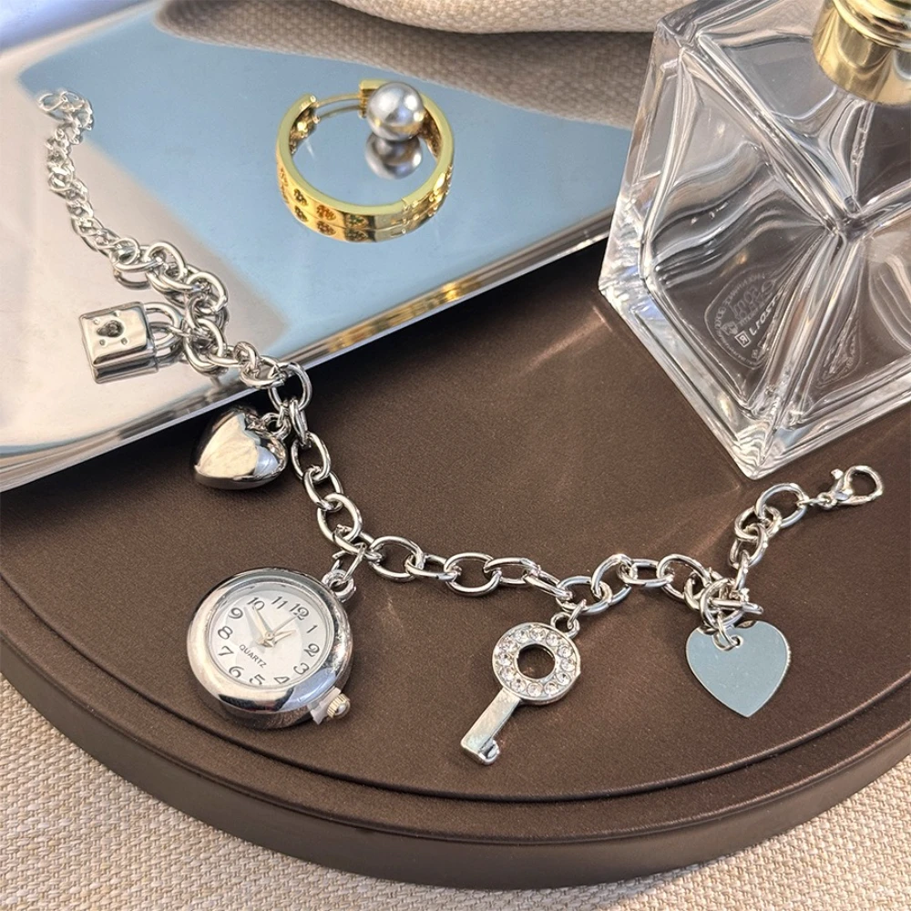 Love Lock Jewelry Personalized Peach Heart Gold and Silver Bracelet Watch Women's Diamond Set Design Feel Bracelet Quartz Watch