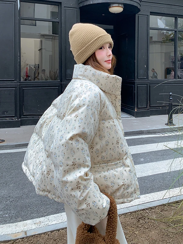 플로럴 프린트 또는 퍼프 재킷 여성용 따뜻한 슬리 스탠드 칼라 브레드 디자인 다운 코트 캐주얼 슬레 레귤러 핏 화이트