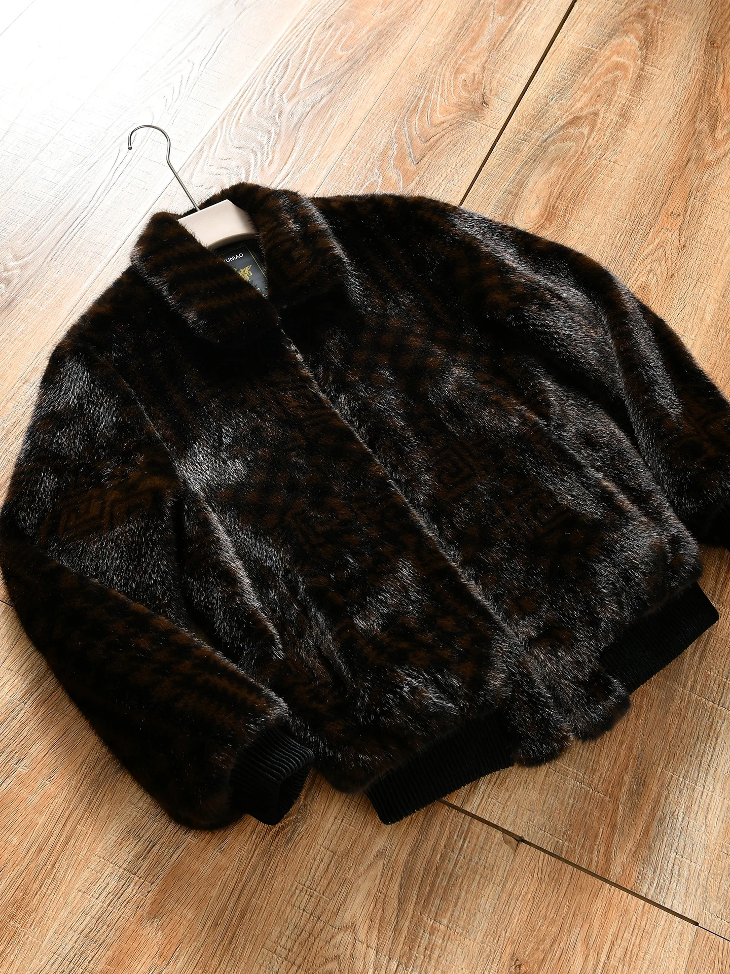  Smooth Oil-Shiny Men's Casual Fashion Seal Fur Jacket Coat Short Thick Warm Breathable Zipper Closure Side Pocket
