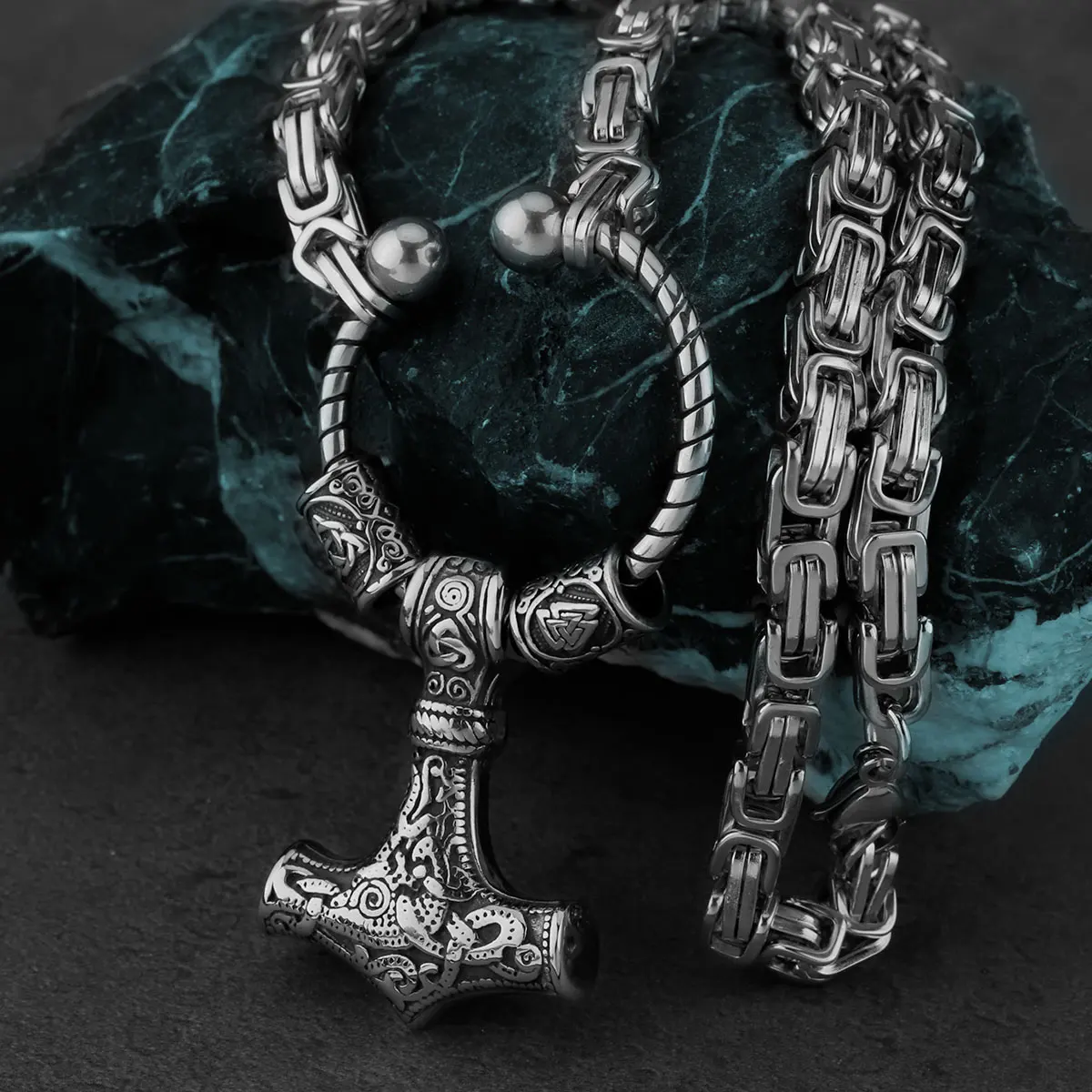 

Popular Stainless Steel Thor's Hammer Set Pendant Necklace Nordic Viking Men's Birthday Gift Jewelry Accessories Wholesale