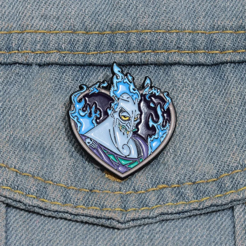 ハート型の悪役のエナメルブローチ、ハート型のブローチ、ラペルピン、バックパックのバッジ、衣類アクセサリー、コスプレ小道具、友達へのジュエリー、ギフト