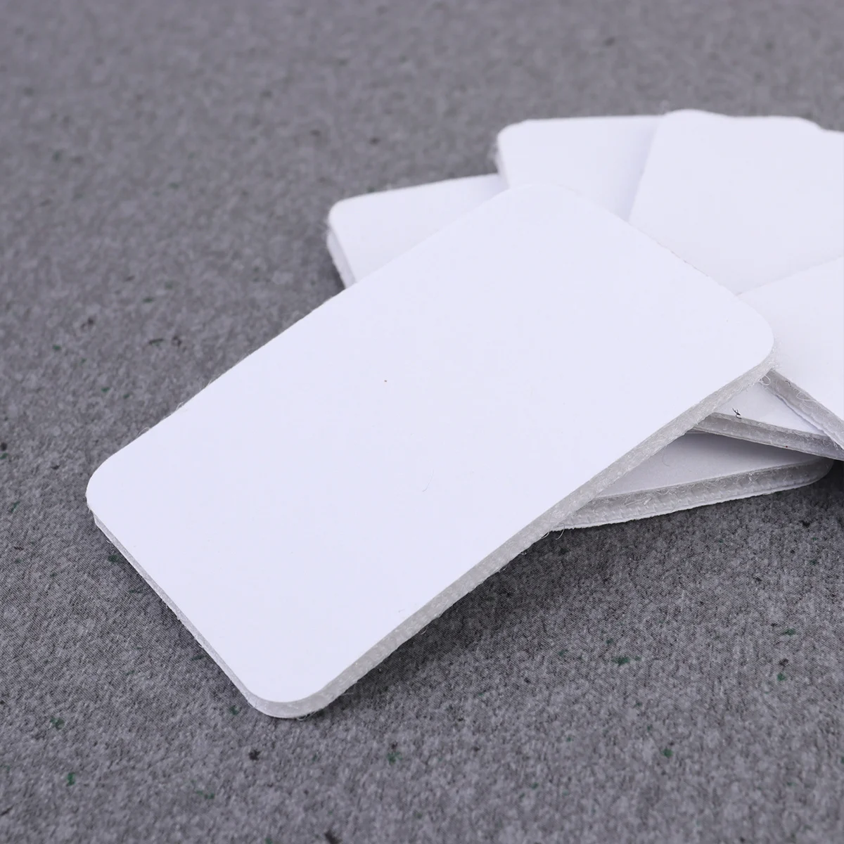 20 قطعة من علامات الخطاف والحلقة ذاتية اللصق للسجاد والأرائك والأرائك - مستطيلة قابلة لإعادة الاستخدام للمكتب المنزلي