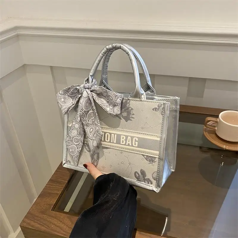 Y2K hit style large capacity bag for women, 2026 spring new style fashionable shoulder bag, handbag, commuting tote, small bag