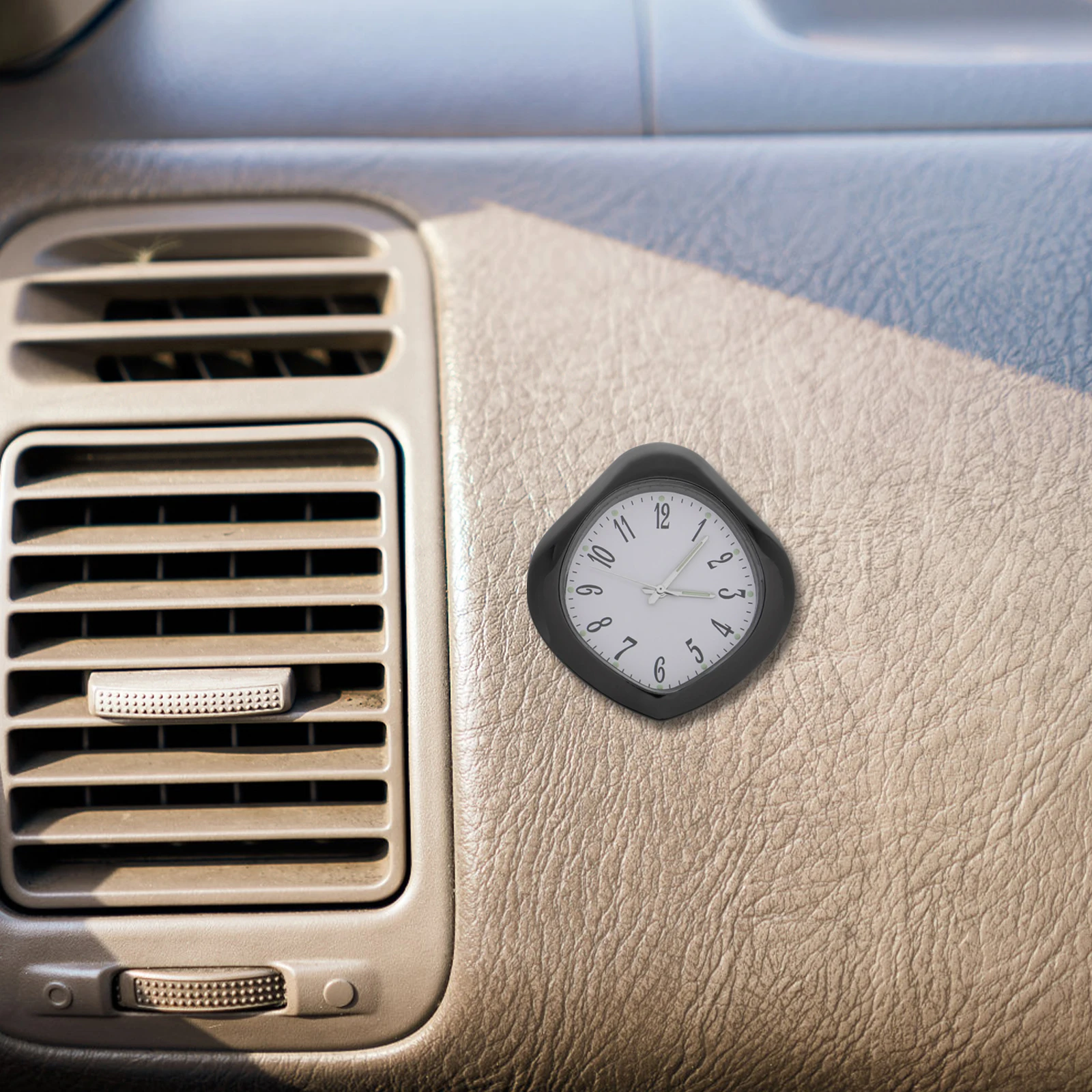 

Glow in the Dark Car Dashboard Clock Metal Automotive Quartz Small Analog Vehicle Accessories Air Vent Replacement