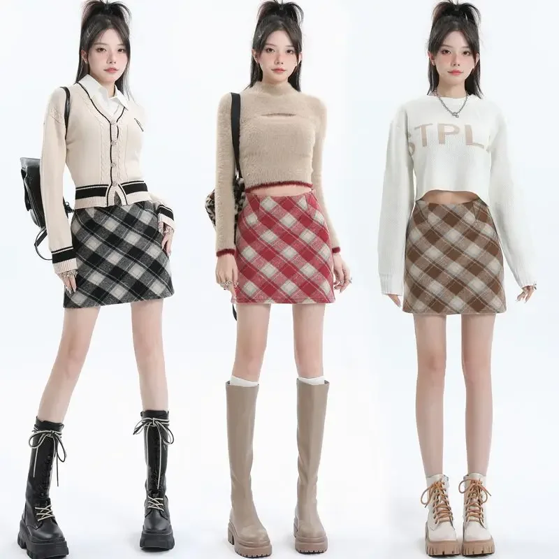 2024 Winter New Woolen Hip Wrapping Skirt Fashionable Plaid Unique High Waist Slim Fit Elegant Versatile Short Skirt for Women