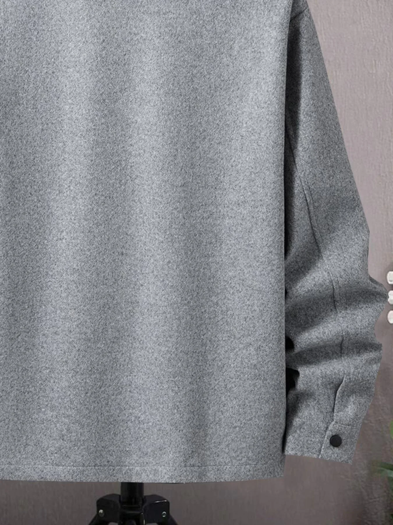 سترة صوفية جديدة للرجال لخريف 2025 بلون سادة معطف بياقة وزر أمامي وجيب قلاب