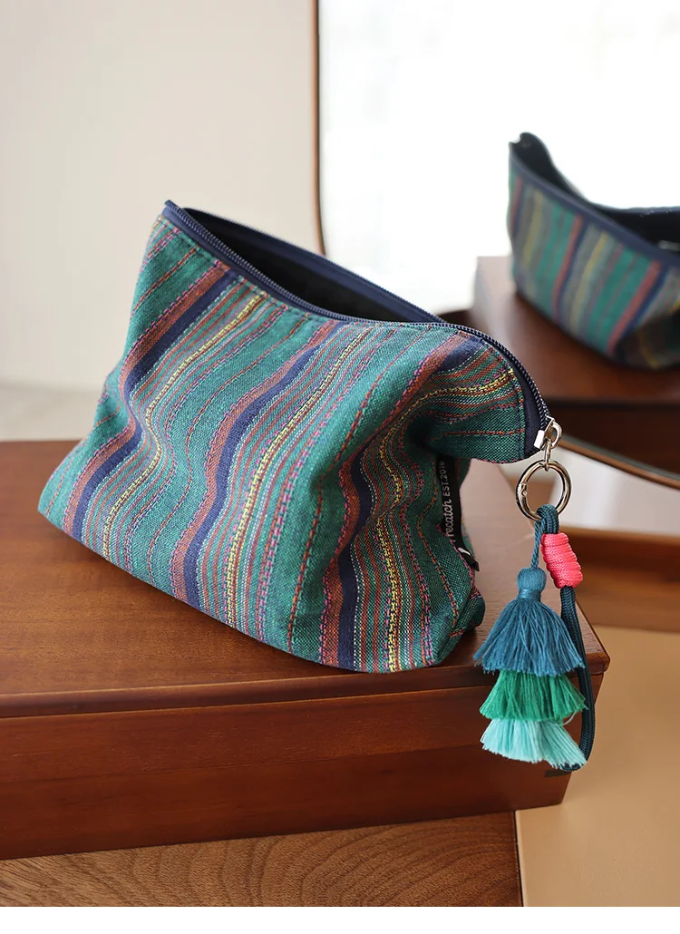 Bunt gestreifte Fransen-Anhänger-Make-up-Tasche im Ethno-Stil für Damen, mit Reißverschluss, für Reisen, tragbare Aufbewahrungstasche, Innenfutter-Tasche, Clutch – Detail 11