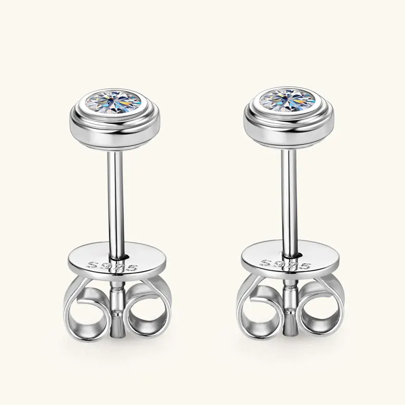 IOGOU D0.10CT Runde Ohrstecker mit Moissanit-Diamant, 925er Sterlingsilber, Original-Edelschmuck für Frauen und Mädchen, Jahrestagsgeschenke – Detail 7