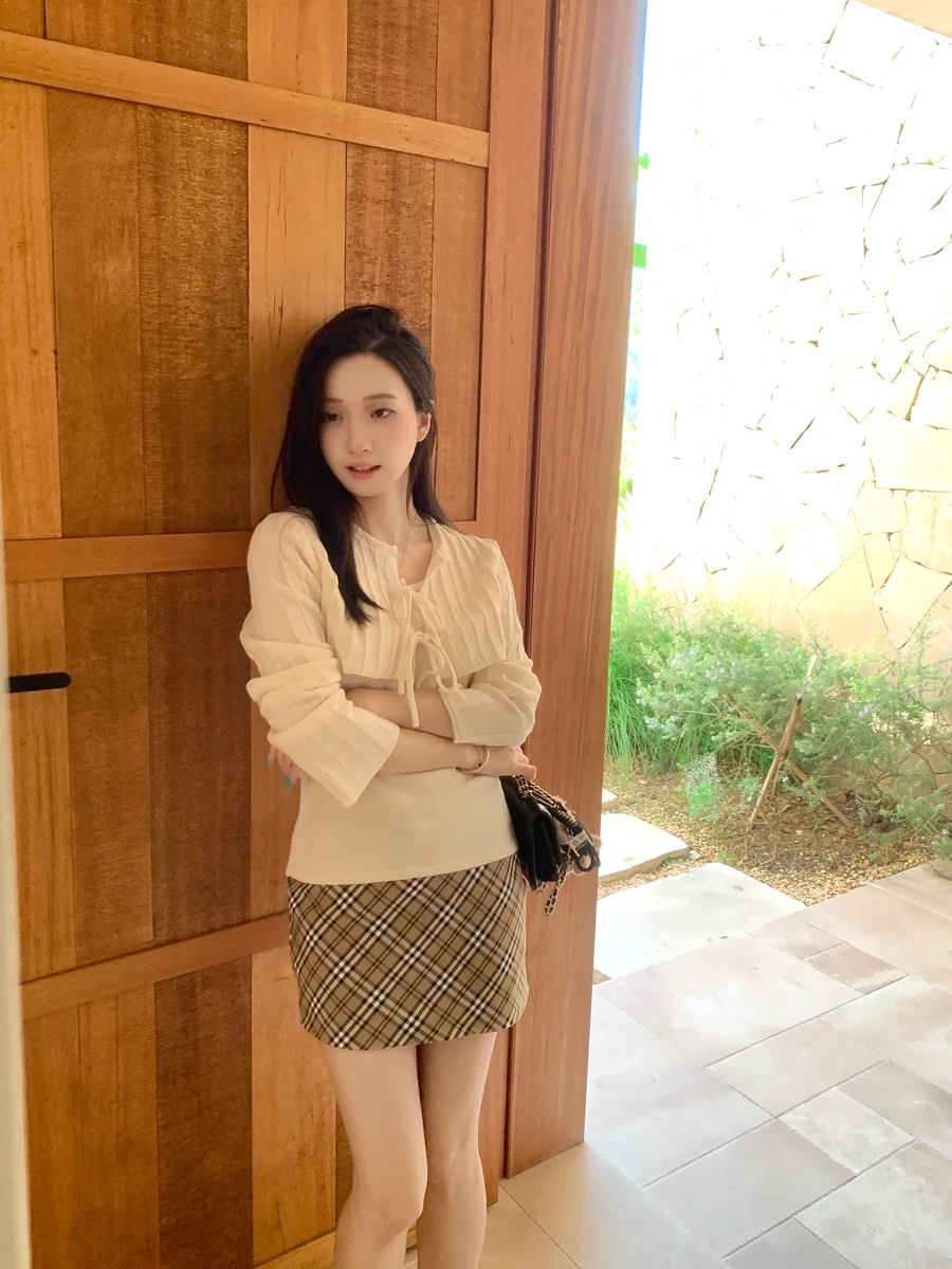 

Women's Long Sleeve Knitted Shawl Vest Set Belted Short Cardigan Strap Top Spring Fashion Outfit High Waist Plaid Pattern