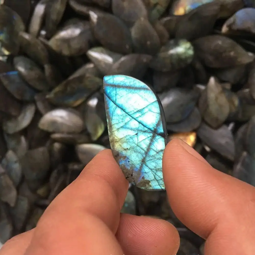 1PC DIY Accessory From Madagascar Decoration Craft Mineral Specimen Healing Stone Natural Labradorite Moonstone Pendants