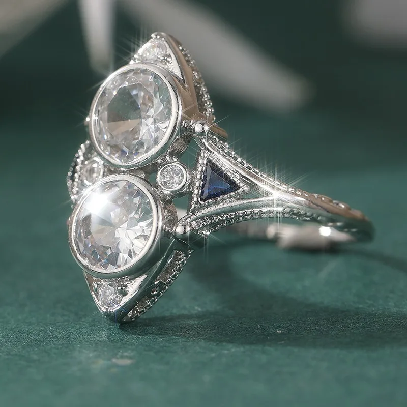 Eleganter, mit blau-weißen CZ-Steinen besetzter Damenring in Silberfarbe, geometrisches Design, für den Alltag, Verlobung, Party, Geschenk, Accessoires – Detail 2