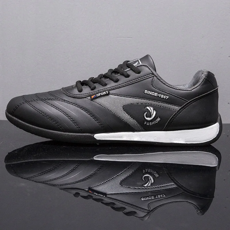 

White Men's Sneakers Outdoor Lightweight Breathable Casual Running Shoes Fashion Luxury Men's Non-slip Flat Training Shoes 2025