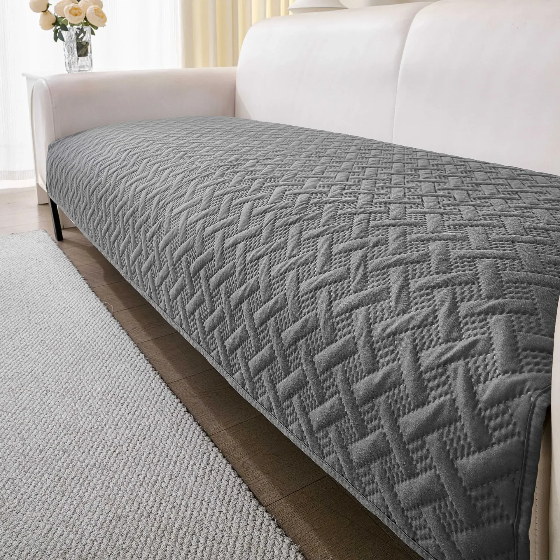 Pet Sofa Cover Scratch-Proof Mat Grey Geometric Quilted Furniture Protector Universal 70x70cm Armrest Backrest Sofa Towel