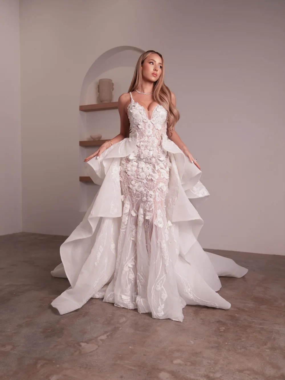 Romantyczna suknia ślubna na ramiączkach spaghetti z kwiatowym wzorem 2026, romantyczna suknia ślubna z kwiatami 3D, modna suknia ślubna typu syrena do ziemi, suknia ślubna.