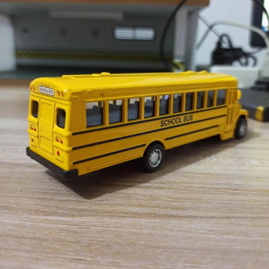 Alloy School Bus Model 14CM Small Size Diecast Vehicle Power Driving Kids Gift Pocket Toy Play Indoor No Battery