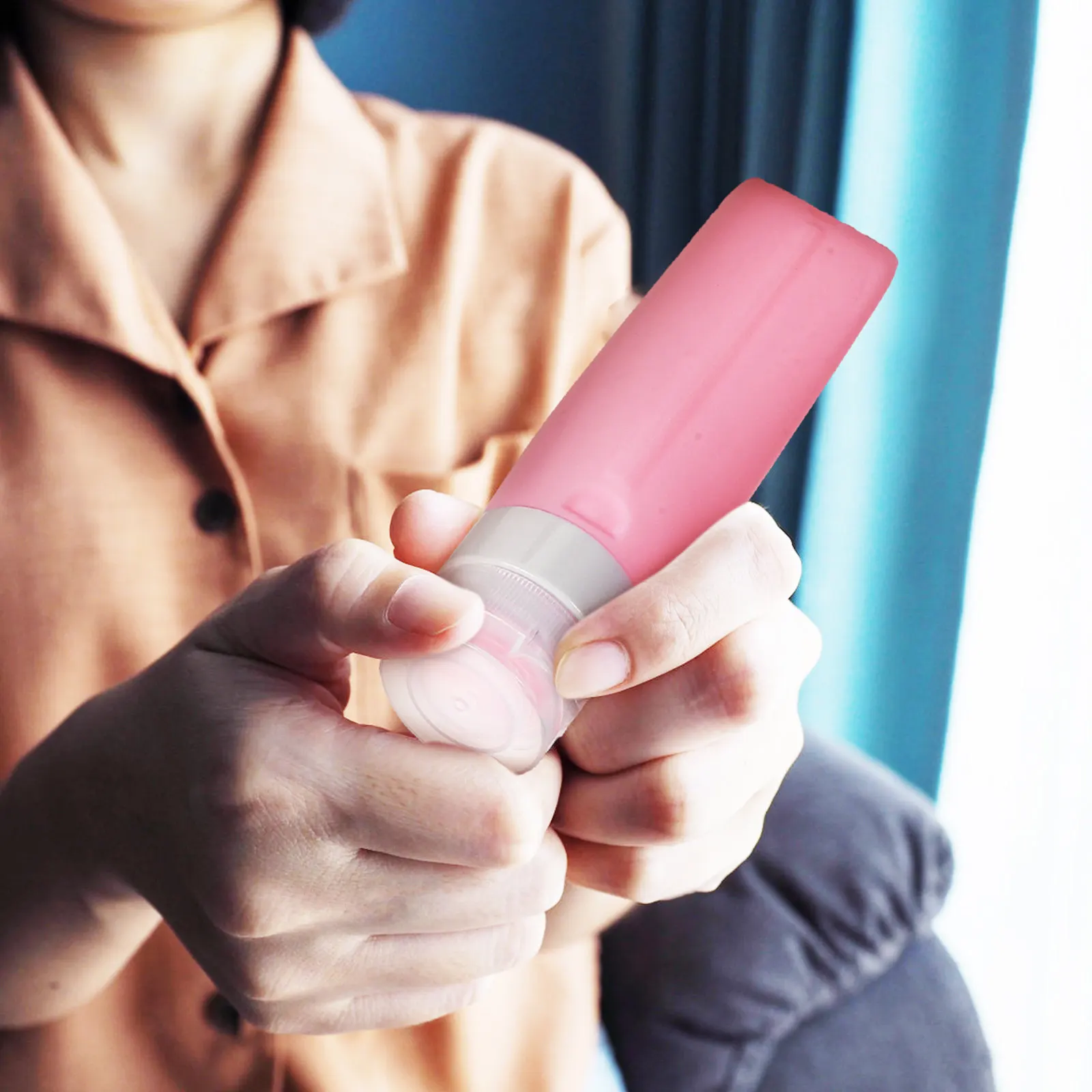 

Набор из 5 силиконовых дорожных бутылочек по 80 мл, герметичные многоразовые контейнеры для шампуня, лосьона, кондиционера, геля для душа