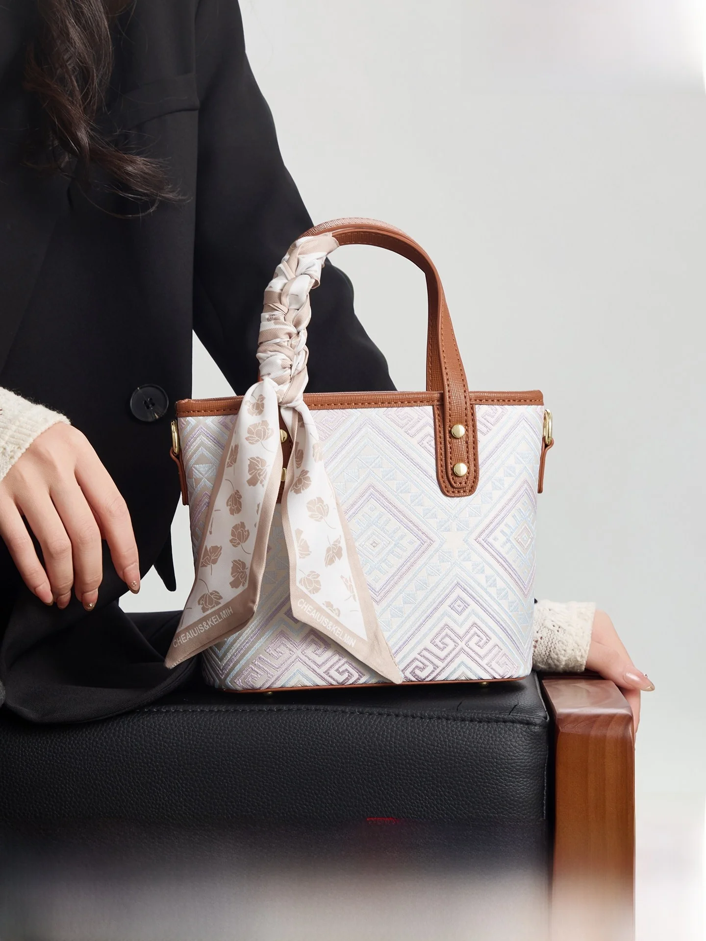 cadeau-pour-la-fete-des-meres-sac-a-main-de-style-ethnique-design-en-petite-serie-imprime-floral-sac-fourre-tout-pour-femme-sac-bandouliere-haut-de-gamme-pour-les-trajets-quotidiens