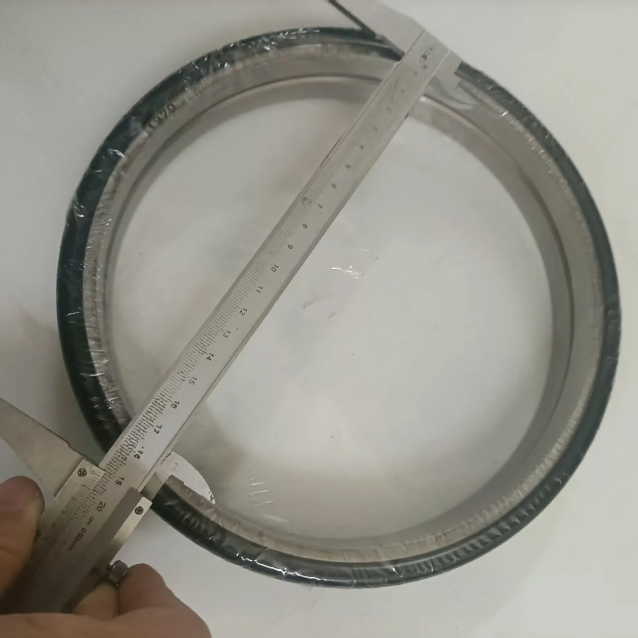 Suitable for the floating oil seal/mirror oil seal of the excavator walking motor gearbox 192x215x16.5MM