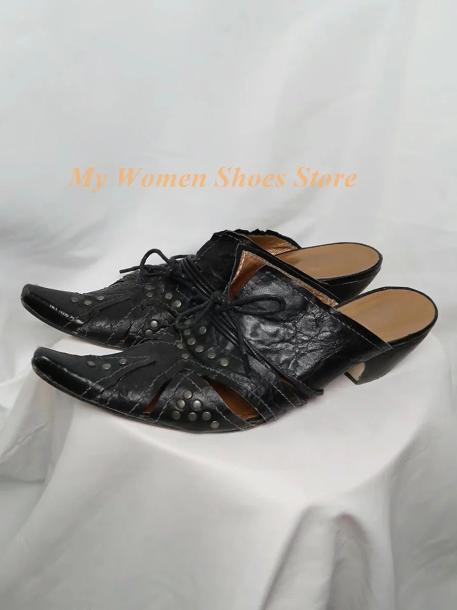 

Женские туфли-слиперы с ремешками и заклепками, сексуальные, с острым носком, из черной матовой кожи, коллекция Runway 2026, весна-лето, на плоской подошве