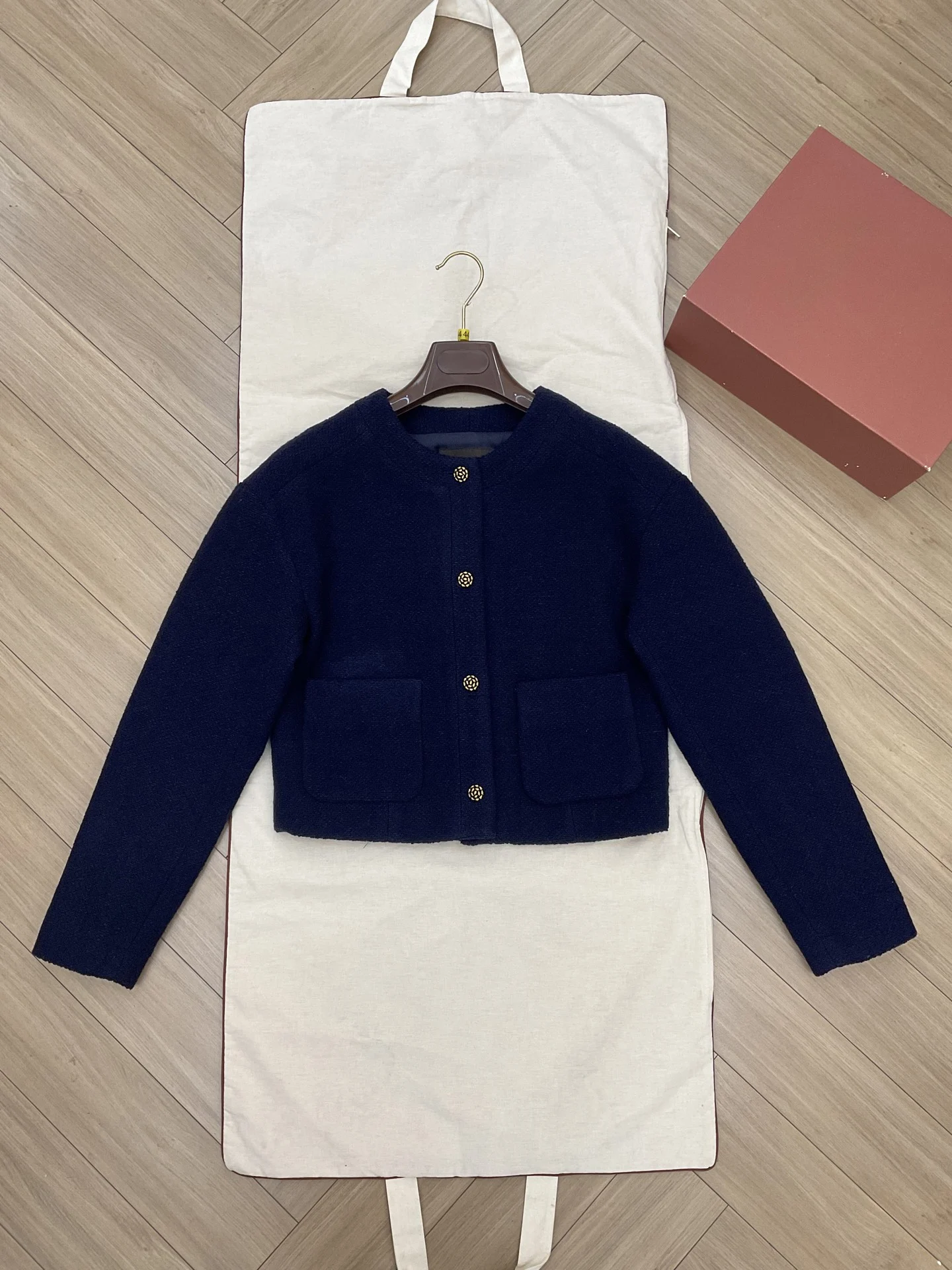 

Осенне-зимняя новая модная повседневная пригородная куртка высокого качества + брюки для женщин 2025