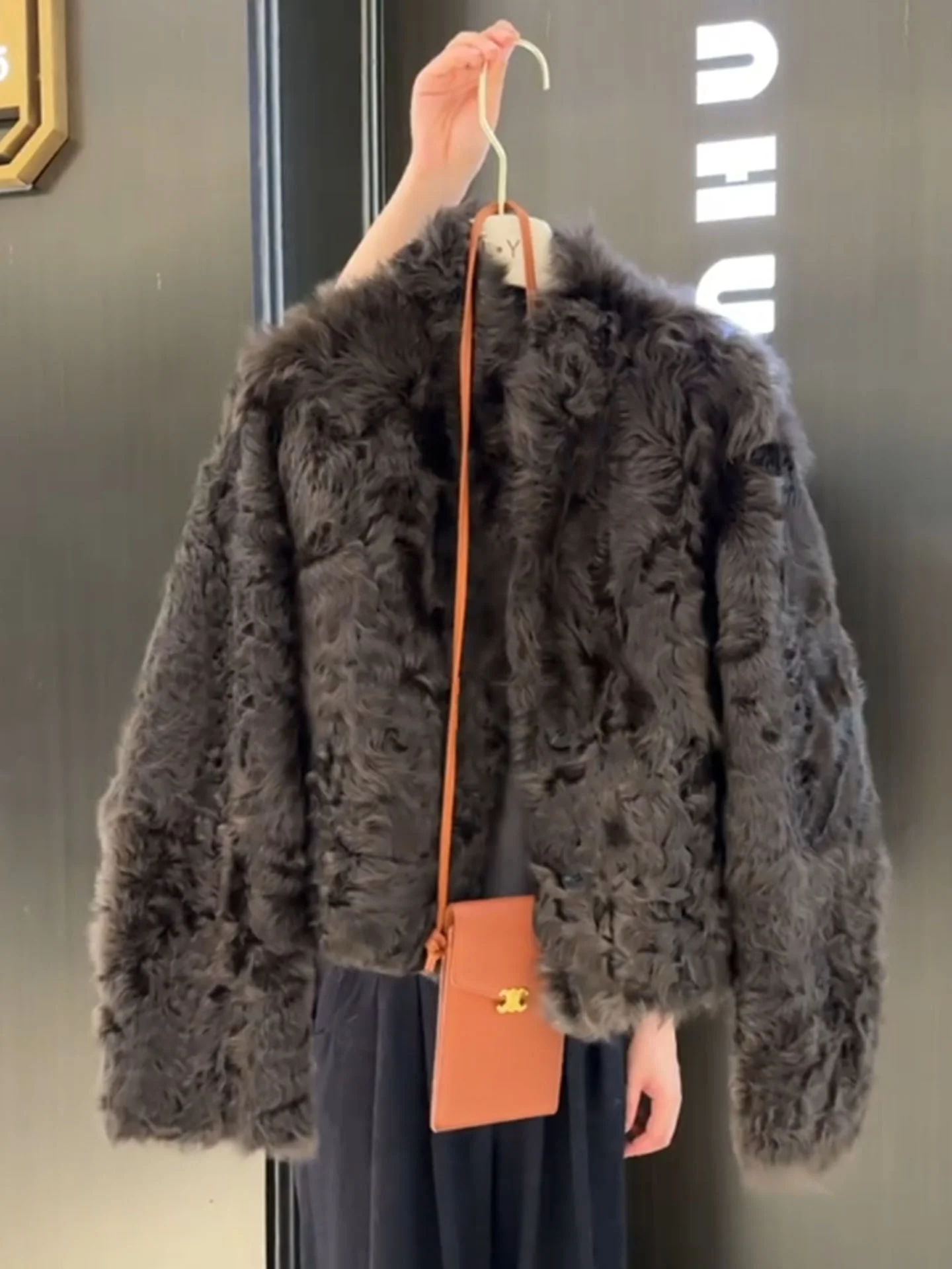 Casaco Externo Único de Couro e Pele para Mulheres, Novo Lançamento de Inverno, Casual, Forrado