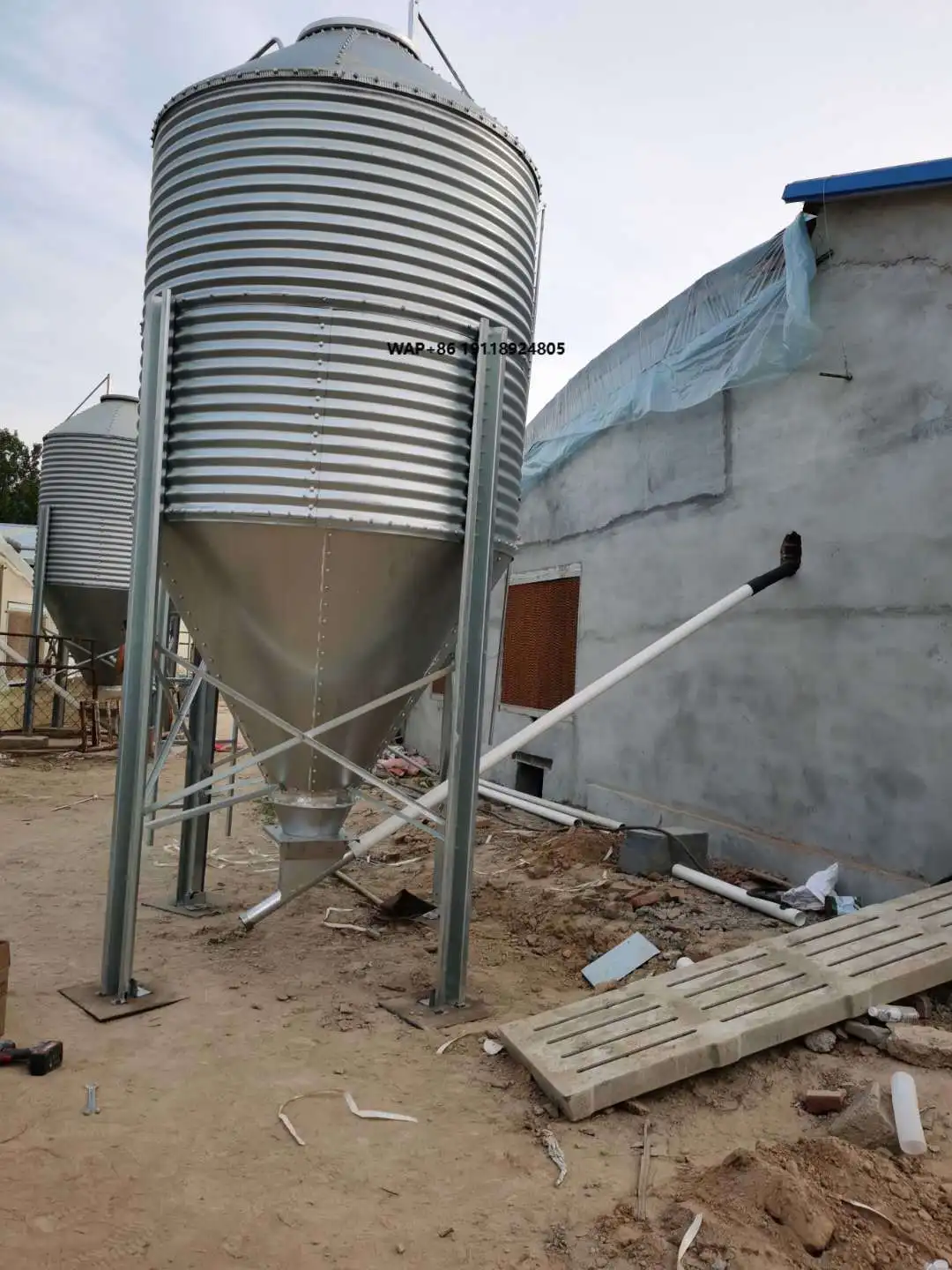 Galvanized Steel Capacity 15 Tons Grain Silo Chicken Feed Pellet Storage Tower HJ-N15T