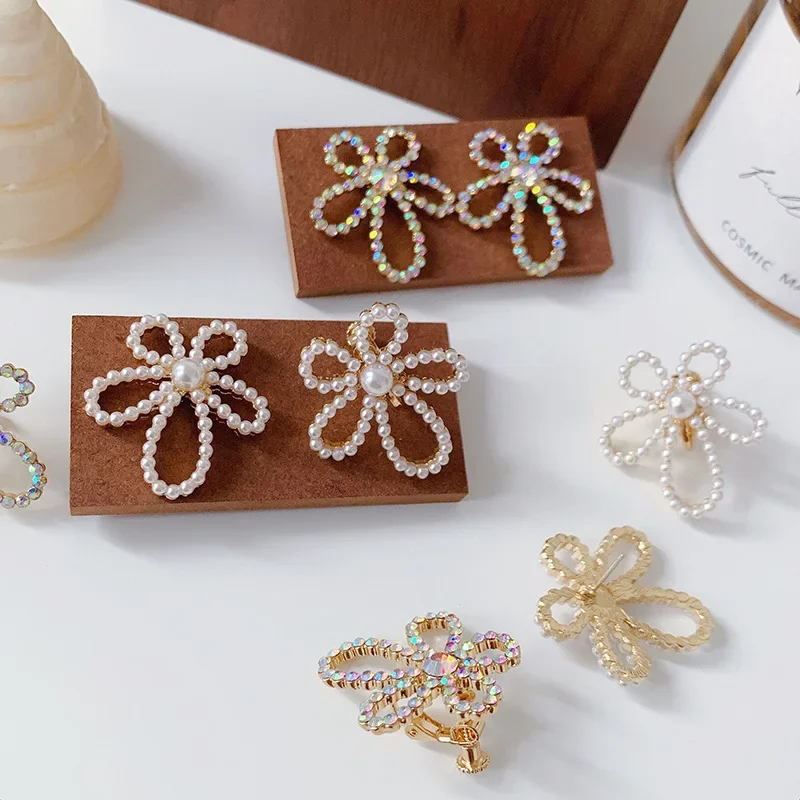 

2024 New Summer Elegant Jewelry Fashion Simulated Pearl Flowers Drop Earrings Shiny Crystal Beads Floral Big Long Dangle Earring