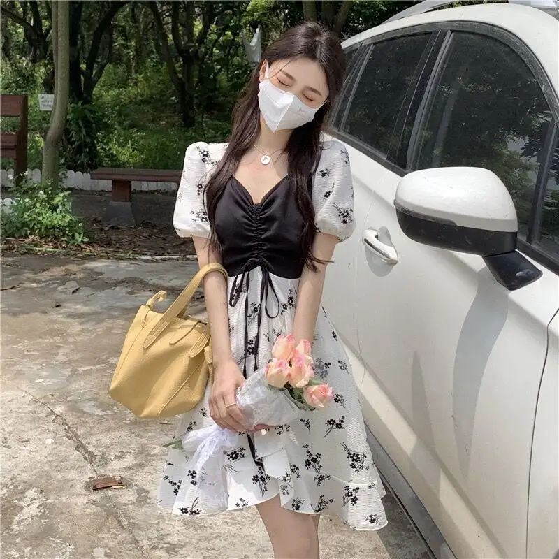 Design-sensual Niche Belly-covering and Slimming Floral Dress 2025 Summer New Irregular Fake Two-piece Square Collar
