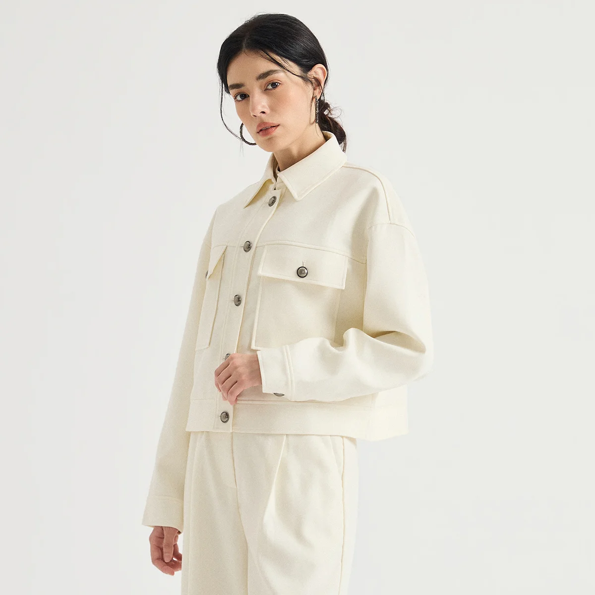 KX7623983 Women's Wool Blend Overshirt Jacket Double Chest Flap Pocket Turn-Down Collar Lurex Trim Cropped Elegant Autumn