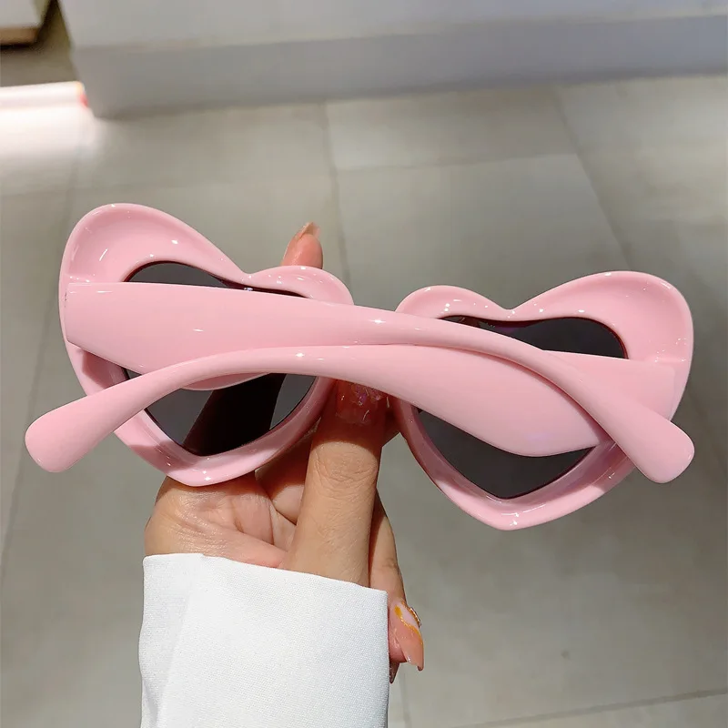 Y2K Oversized Luxury Brand Designer Love Heart Sunglasses Women For Men Trend Sun Glasses Punk Pink Shades Vintage Candy Eyewear