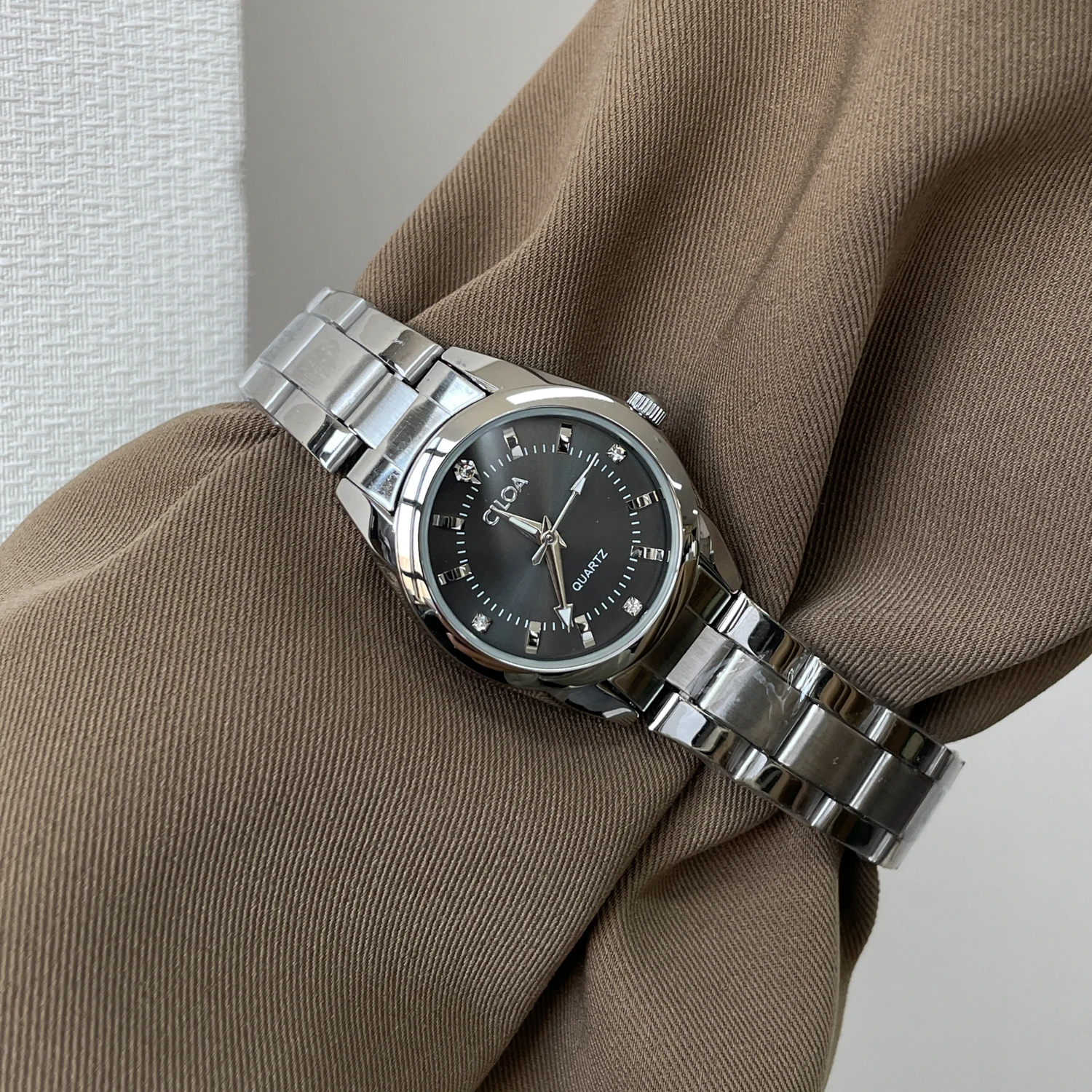 

Компактные и изысканные часы CILOA для женщин, модные повседневные круглые черные водонепроницаемые кварцевые часы высокого качества