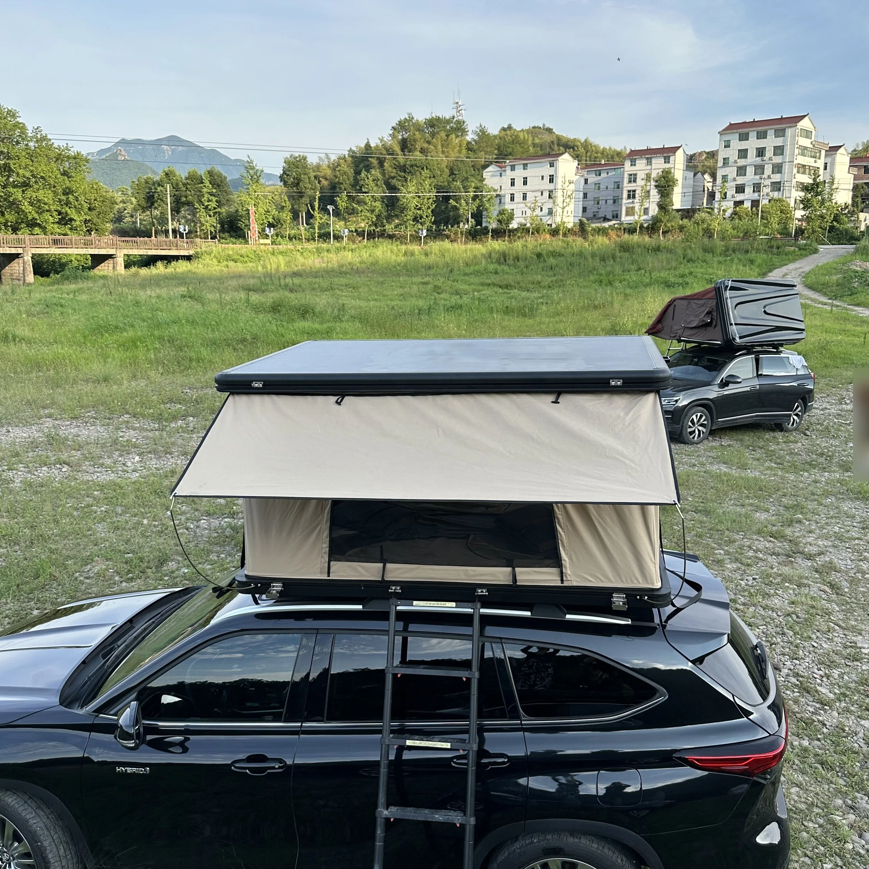 

Hard Shell Aluminum Roof Top Tent for Car Premium Rooftop Tent for Sale
