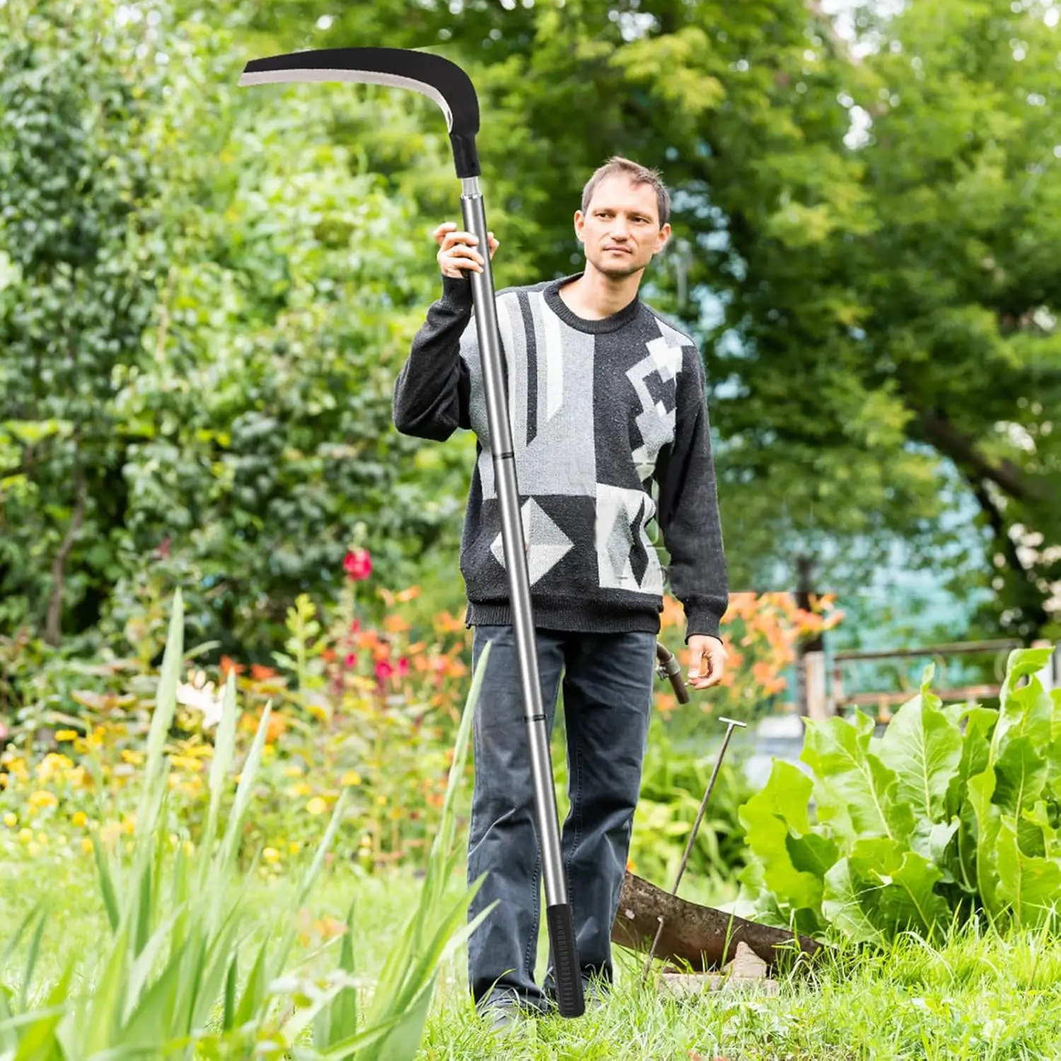 Faucille de jardin robuste pour une coupe efficace de l'herbe, un désherbage et un aménagement paysager avec poignée réglable