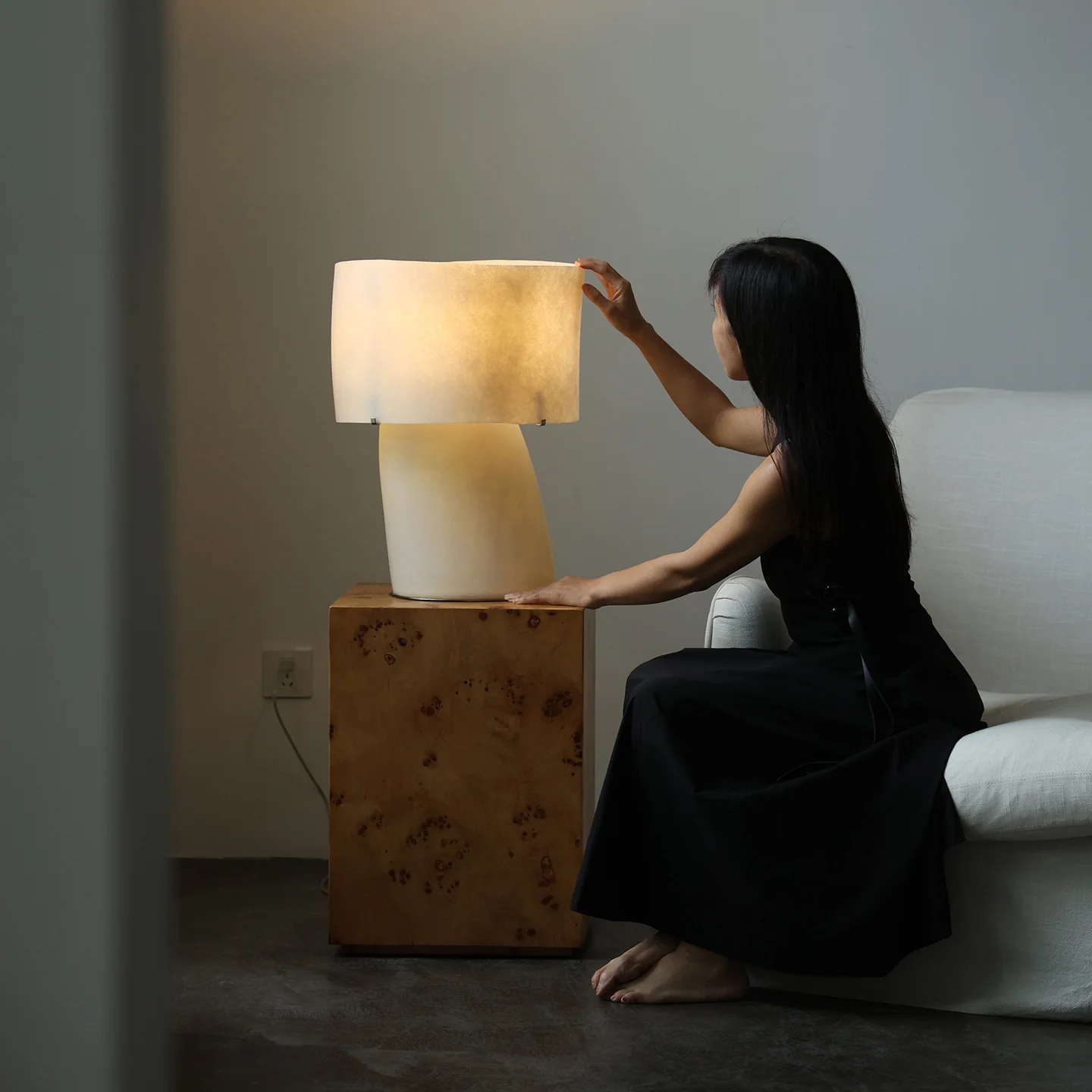 Modern medieval style table lamp master bedroom bedside high sense translucent fiberglass light luxury table lamp