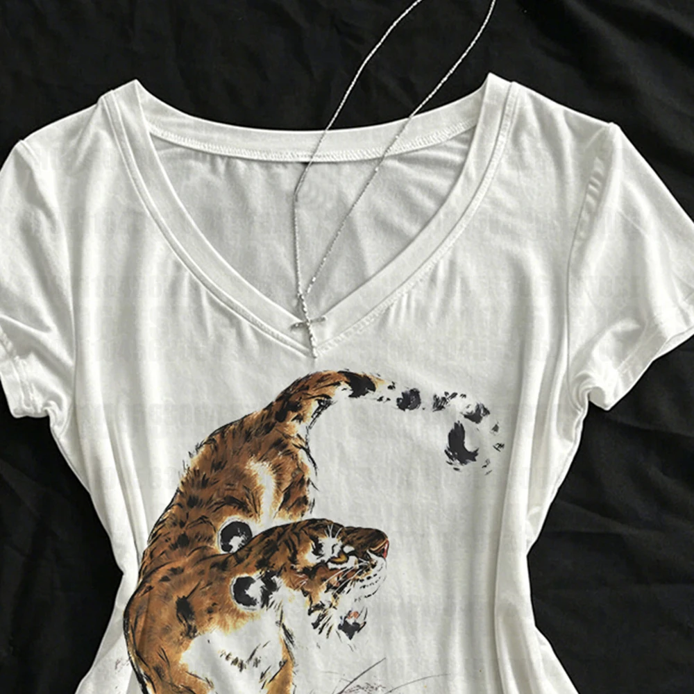 Slim fit pure desire short sleeved T-shirt for women in summer, slim fit and slimming tiger print, fashionable urban stroll