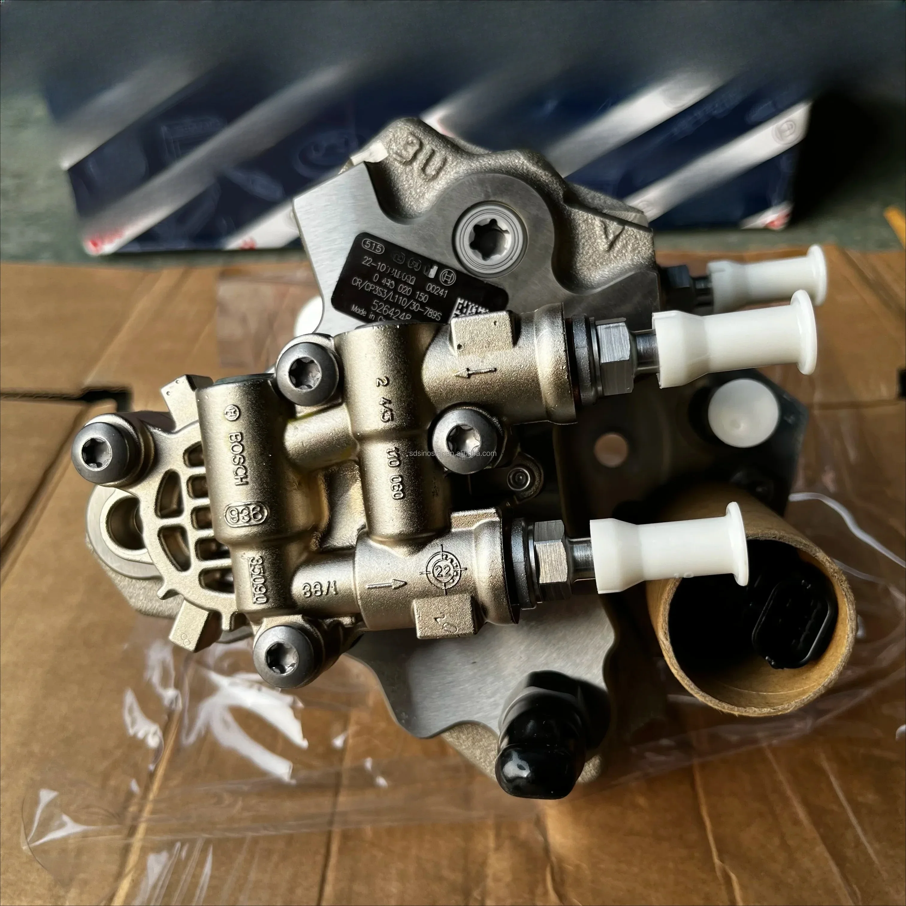 Excavator 6D107 Engine Fuel Injection Pump 6754-71-1012 for PC200-8