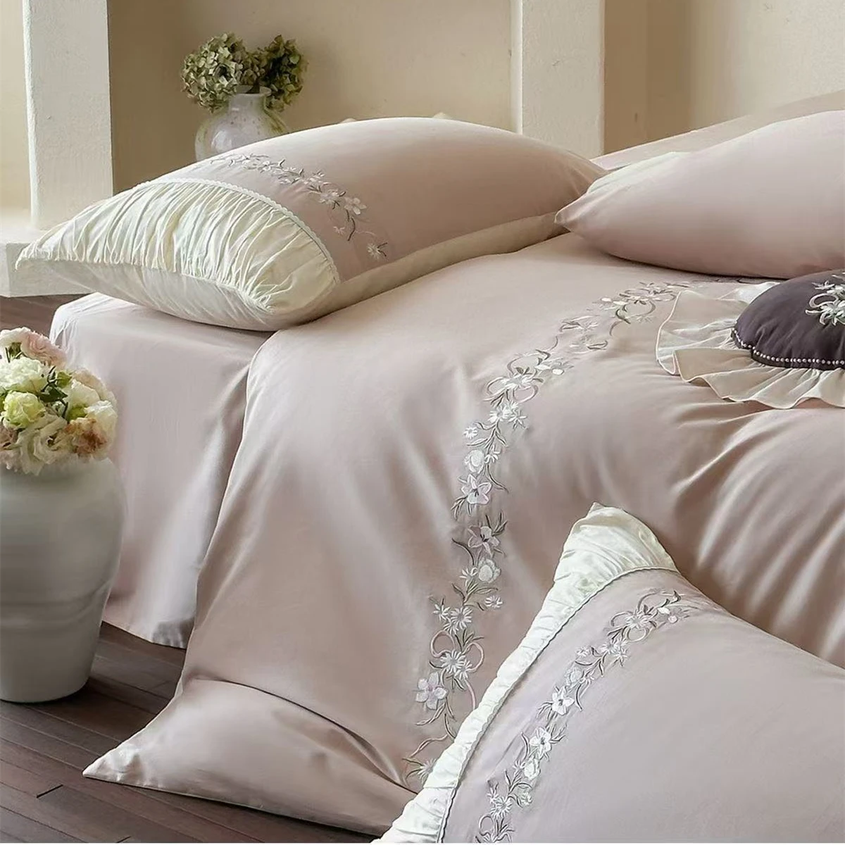 Luxury 100% Long-staple Cotton Winter Warm Bedding Set Floral Embroidery Queen King Duvet Cover Brushed Pillowcases Bed Linens
