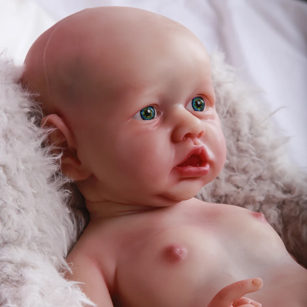 4.7KG Reborn Baby Dolls Full Body Silicone Smile Girl Model Miękka zabawka Towarzysząca lalka dla przyjaciela 57cm Lalka ręczna Kojąca lalka